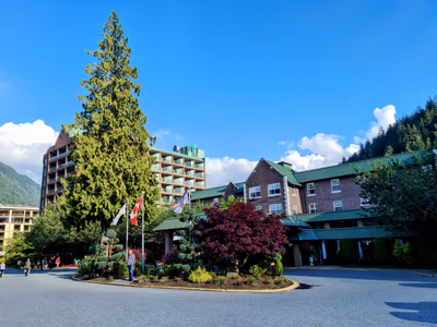 Harrison Hot Springs Resort — photo 09