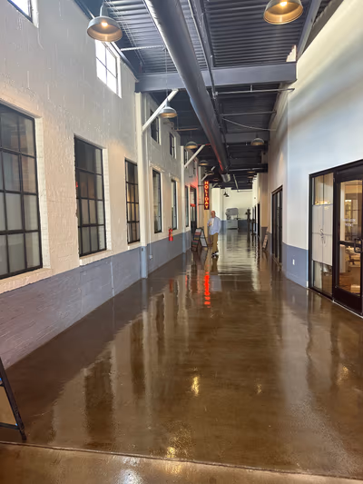 Holiday Salon & Bathhouse — photo 23