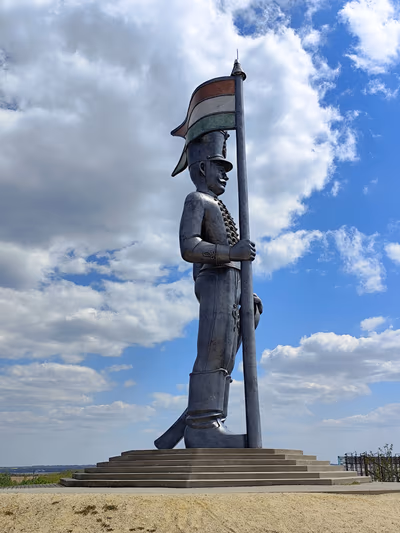Miska Hussar statue — photo 16