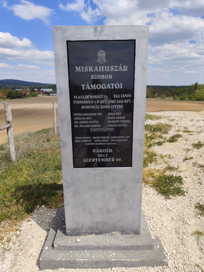 Miska Hussar statue — photo 17