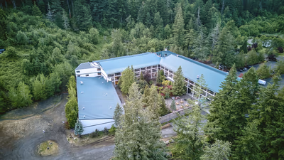 Bonneville Hot Springs Resort & Spa — photo 05