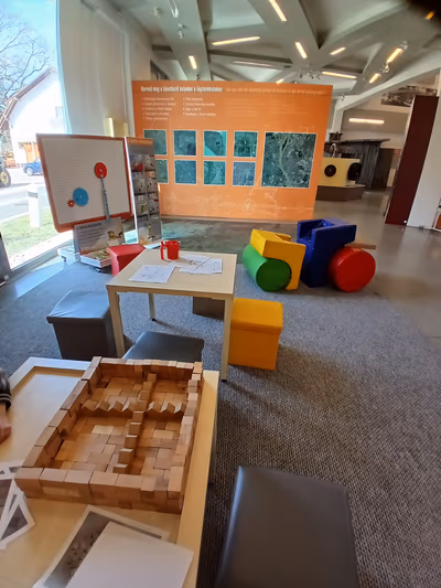 Public Road Exhibition — photo 14