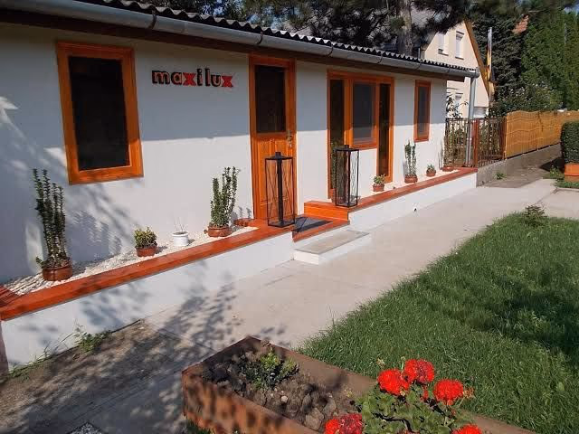 FÜRDŐ PANZIÓ KARCAG