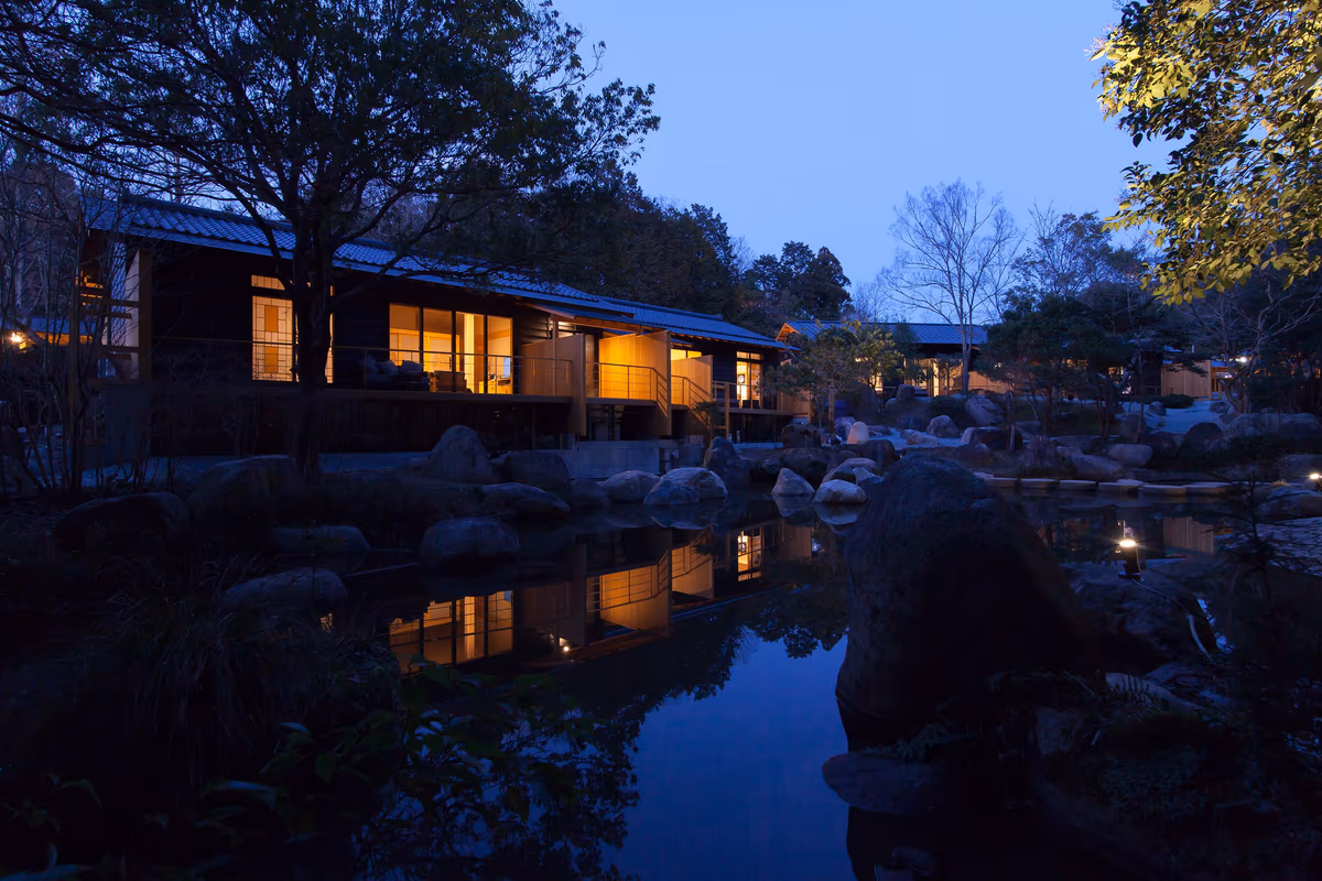 Moonlit Night Inn