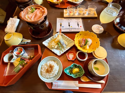 あざれ 食事も出来ます。 — photo 07