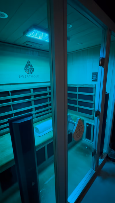 SweatHouz Worthington Contrast Therapy Studio — photo 16