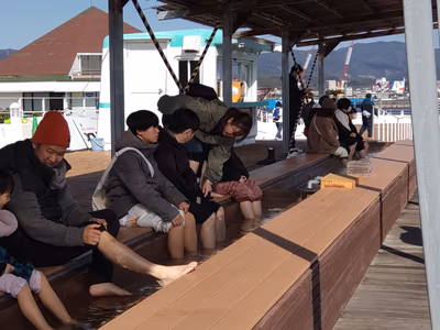 洲本温泉うるおいの湯 足湯 — photo 03