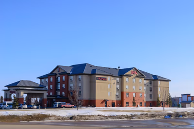 The Kanata Fort Saskatchewan Hotel — photo 05
