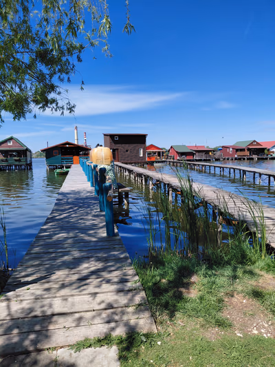 Bokodi Floating Village — photo 13