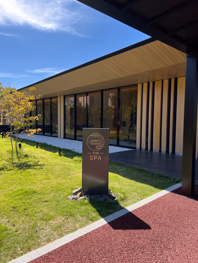 THE SPA — photo 01