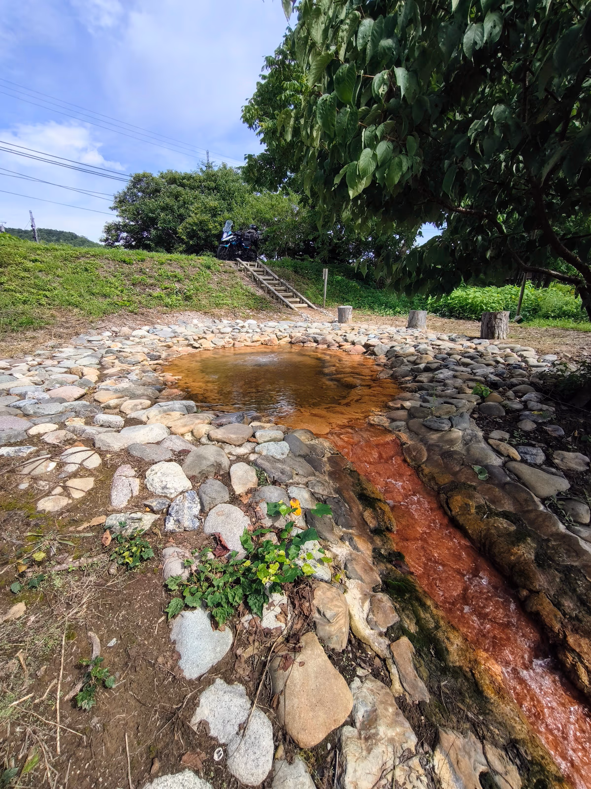 湯ノ岱温泉 河川敷の湯