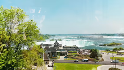 Niagara Falls Marriott on the Falls — photo 18