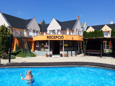 Relax Hotel Hévíznél — photo 10