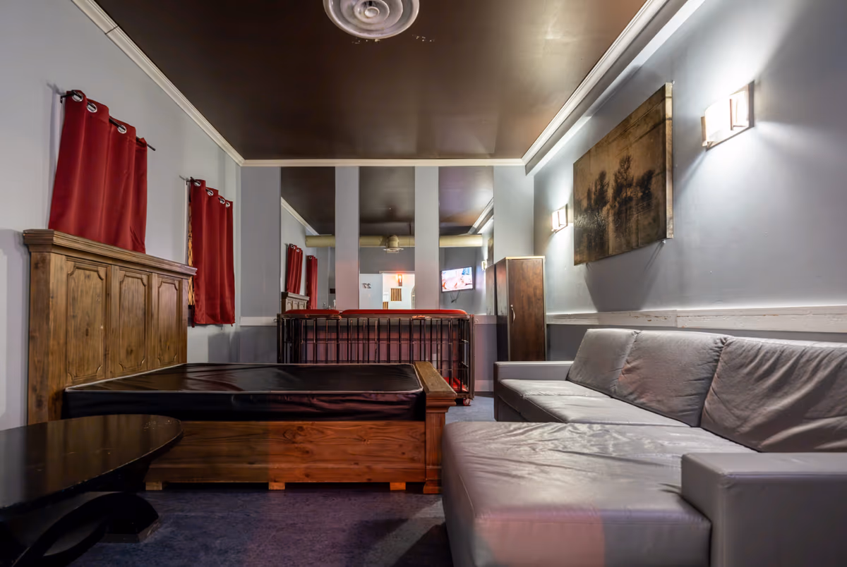 X Club Winnipeg (Ex: Aquarius Bath House)
