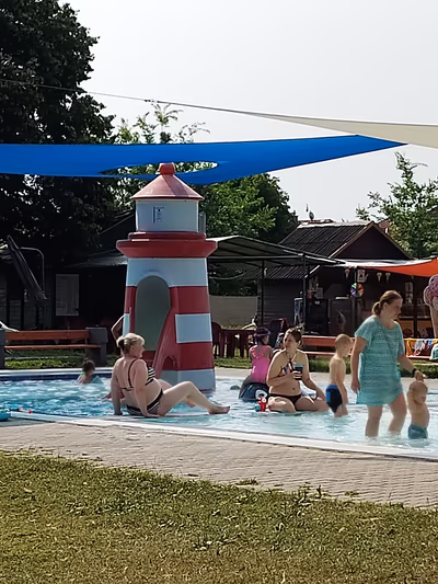 Gödi melegvízű strand — photo 13