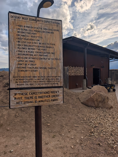 Desert Reef Hot Spring — photo 03