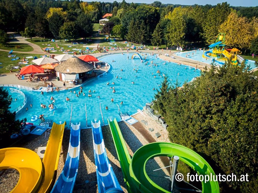 Lipót Bath and Camping