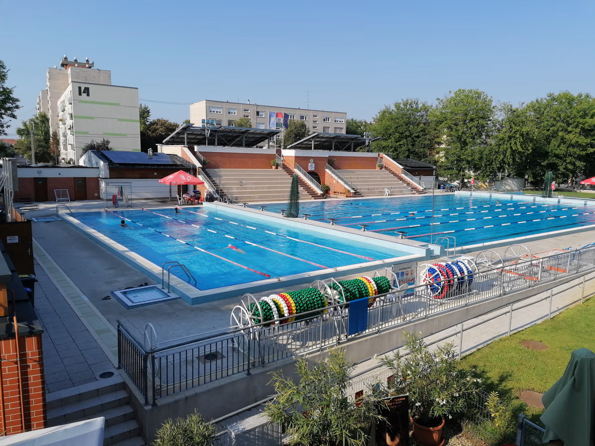 Swimming Pool Cegléd