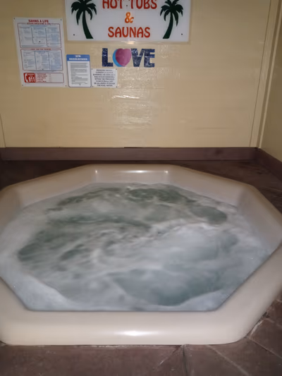 Hot Tropics — photo 14