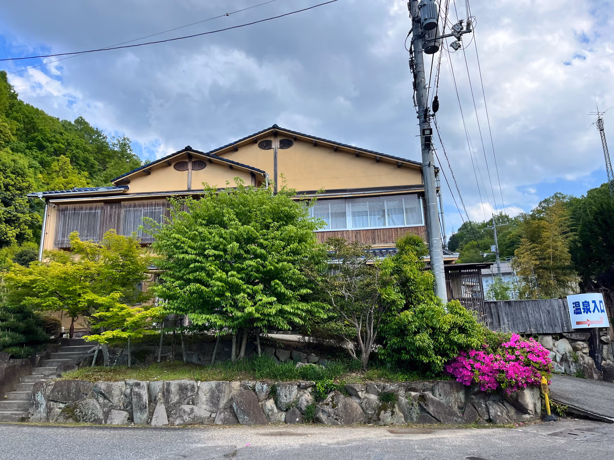 Yoro Onsen main building