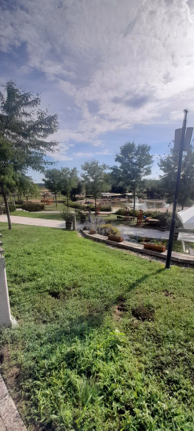 Thermal lake beach — photo 18