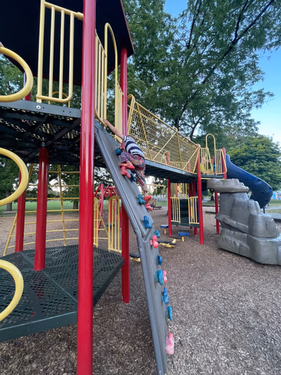 Hume Park Spray Park — photo 15
