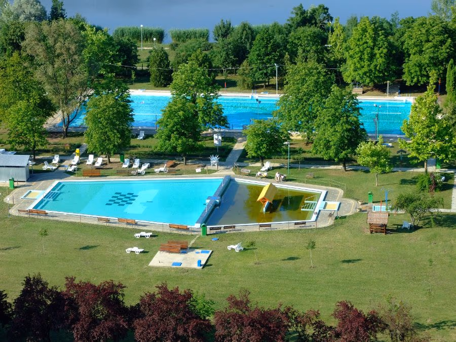Mezőtúri Bath and Indoor Swimming Pool