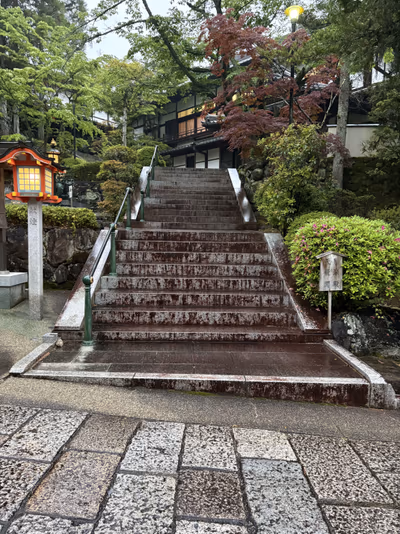 薬師湯殿 — photo 13