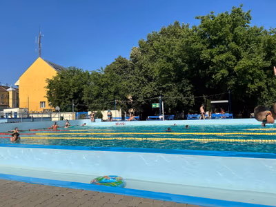 Hullám Fürdő — photo 14