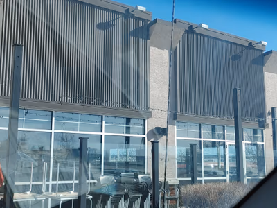 Lacombe — photo 08