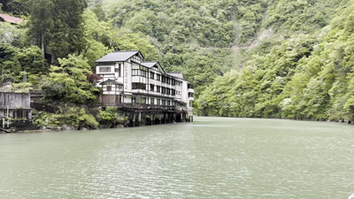 Oomaki Onsen: A hidden hot spring accessible by boat — photo 02