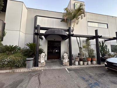 Beverly Hot Springs — photo 19